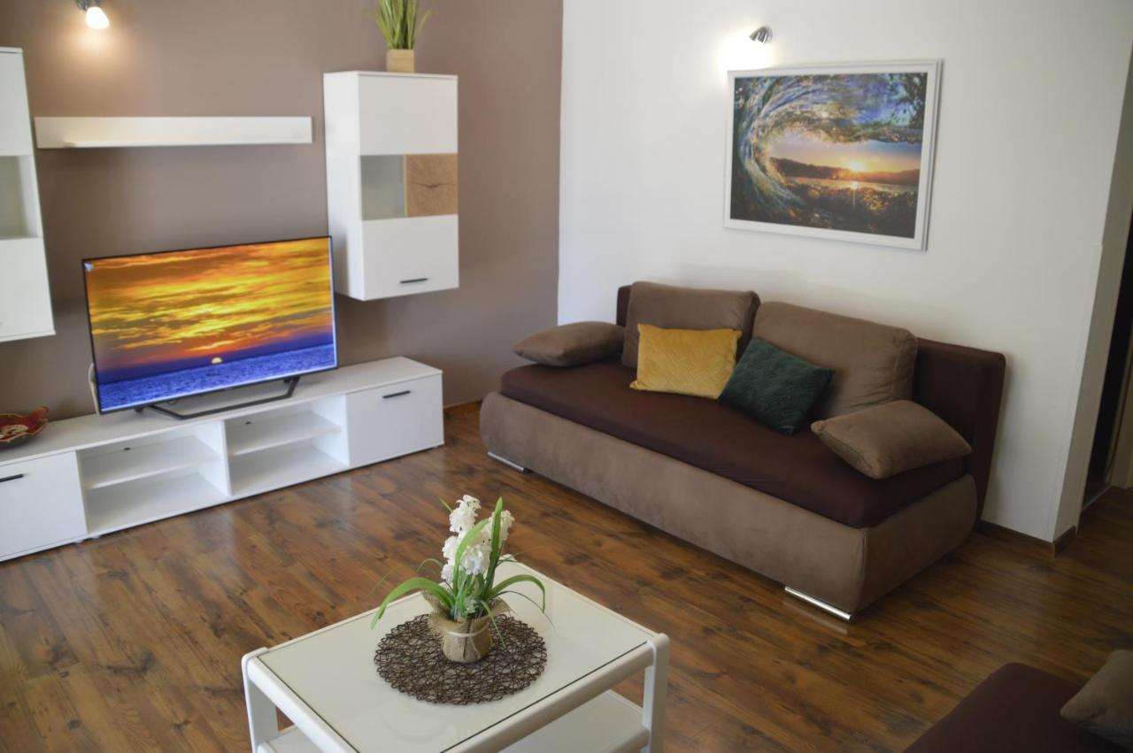 Lily Apartment