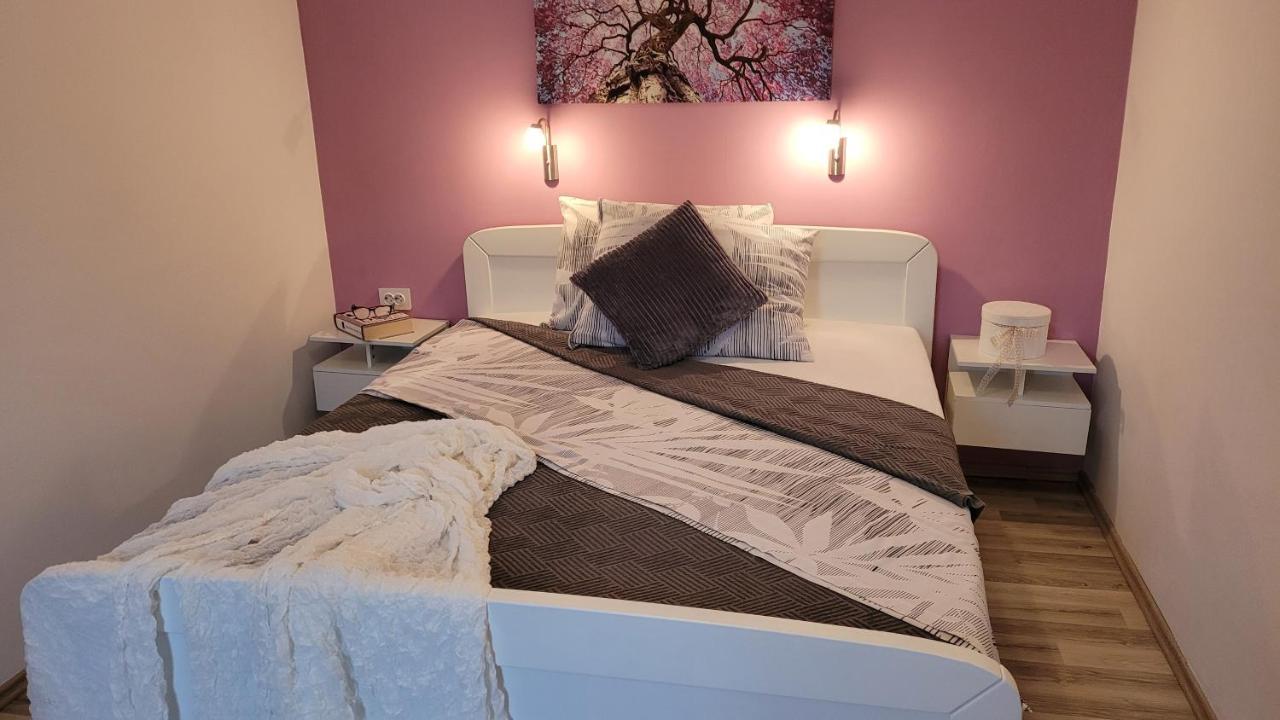 Lily Apartment